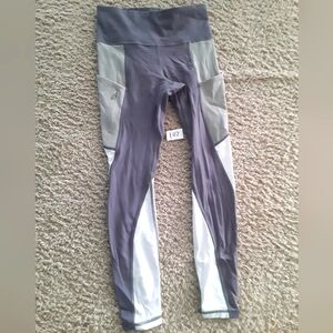 ATHLETA - XS - Cargo Leggings w/ Large Pockets - Gray/Beige/White